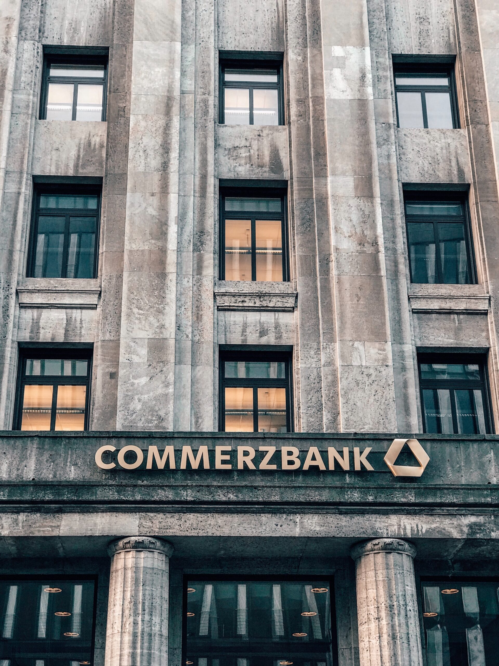 21 Ways to Finance a UK Business Without Personal or Family Funds