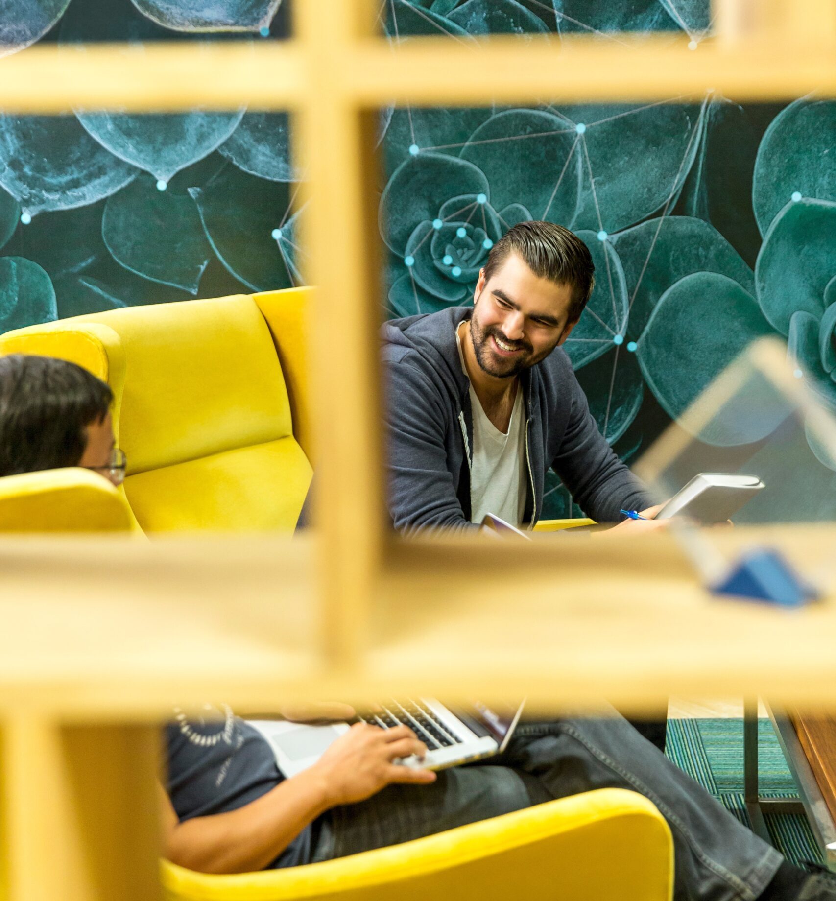 Business leader working in an aligned growth environment